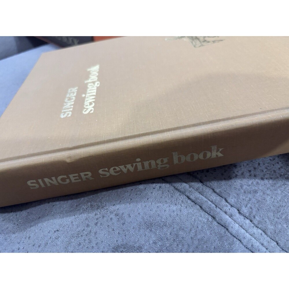 Vintage Singer Sewing Book HB Gladys Cunningham 1969 First Edition 8th Printing - Picture 2 of 14